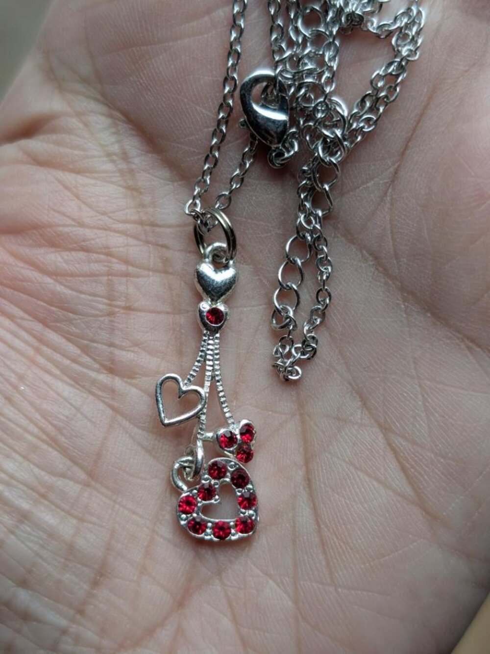 Pretty Vintage Heart Pendants with Red Rhinestones Necklace